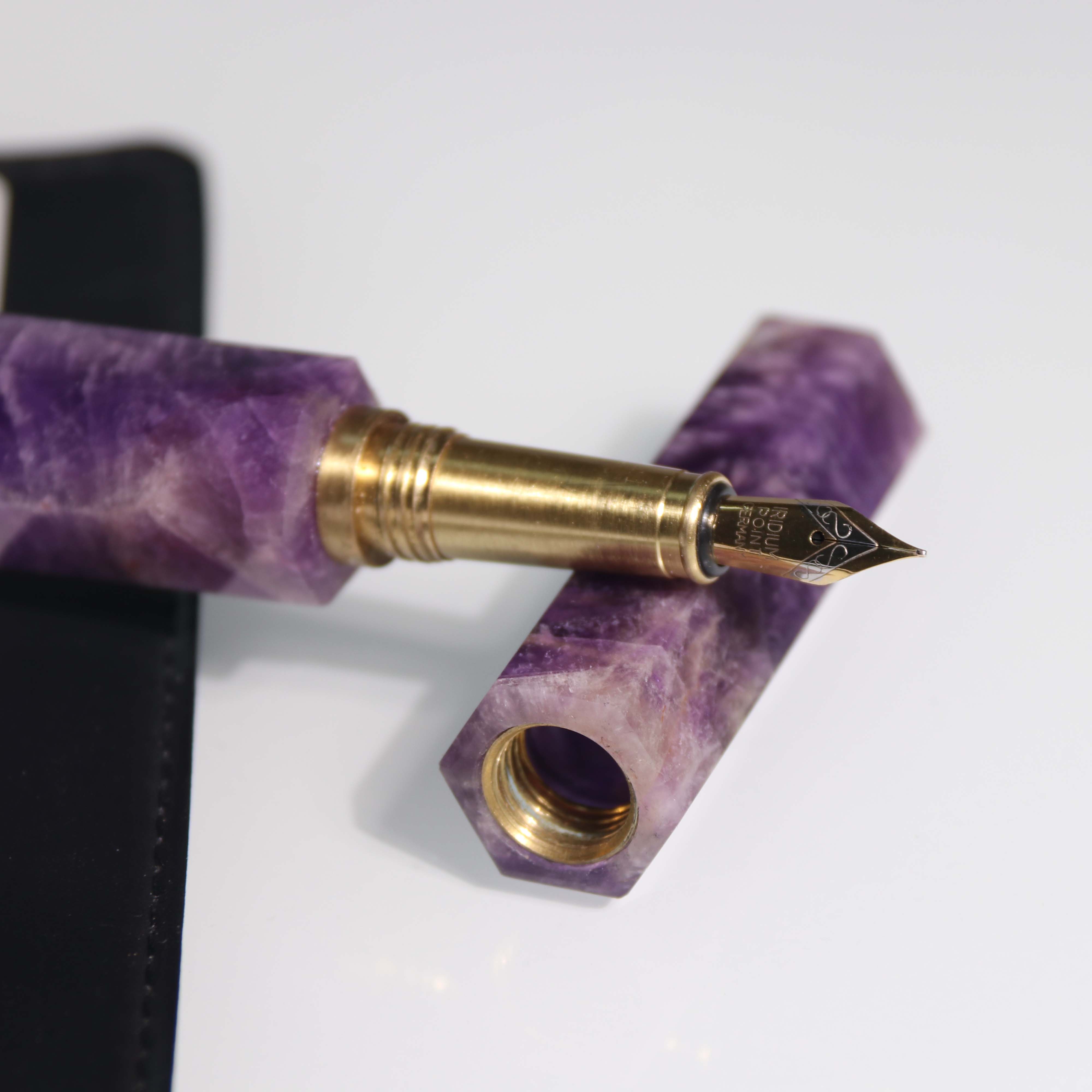 Новейший дизайн природным драгоценным камнем кристаллами кварцевые содержит металла с украшением в виде кристаллов перьевых ручек