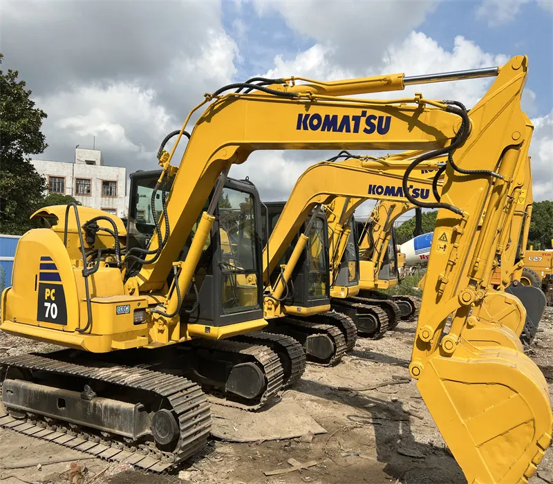 Pelle d'occasion Offre Spéciale KOMATSU PC70-8 d'occasion en bon état