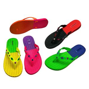 Sandales d'extérieur en PVC à blocs de couleur et clous pour femme – Durables, sportives, décontractées, mode été, printemps, automne – Vente en gros - Product Image 1