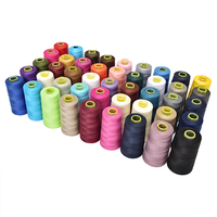 Cordon de couture collé noir de fil de polyester de haute ténacité 40/2 pour la longueur personnalisable de rouleau tissé par vêtements