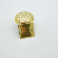 Autocollants modernes de bouteille d'eau de parfum de plaque signalétique en aluminium de qualité supérieure personnalisés emballage de pot de Oud cosmétique de parfum pour soins de la peau