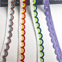 Dentelle en polyester multicolore arc-en-ciel de 16 mm, style tricoté à la main, avec bordure en crochet et détail ondulé pour vêtements, artisanat et textiles de maison