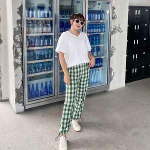 กางเกงขายาวทรงกระบอกเอวสูงผ้าฝ้ายใยไผ่ระบายอากาศได้ดีสีเขียวลายตารางสำหรับผู้หญิงไซส์ใหญ่ รุ่น N7626 - Product Image 1