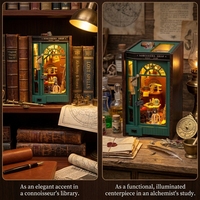 Hamaileon Holz DIY Mini Zaubererladen Puppenhaus Warmes LED-Licht Eule Besenstiel 3D Handgemachtes Puzzle Buchständer Geschenk für Erwachsene