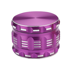 Molinos Clásicos de Aluminio para Hierbas, 2.5 Pulgadas, Negros, Manuales, Redondos, para Uso en la Cocina - Product Image 3