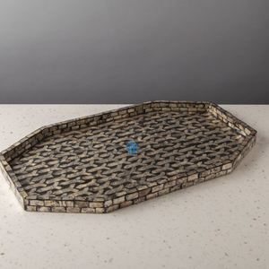 Diseño moderno de aspecto exótico, accesorios para el hogar de alta calidad, bandeja para servir nácar hecha a mano de Vietnam - Product Image 1