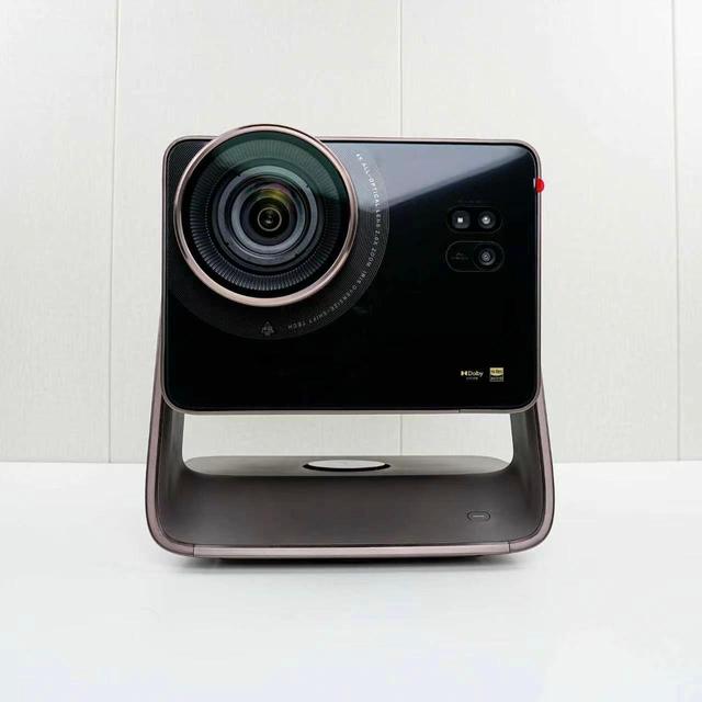 2026 Rc Hisense C5 Ultra Max 4K 4700ANSI Lumens Three-color Laser Android 11 Home Smart Projector Wholesale
