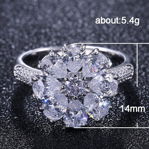 Elegante anello a forma di fiore per donna, design scintillante con intarsi, gioielli alla moda per tutti i giorni - Product Image 5