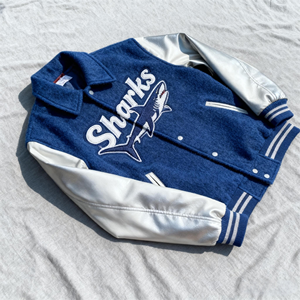 แจ็คเก็ตเบสบอล ปักโลโก้ตามสั่ง แจ็คเก็ตตัวอักษร สไตล์มหาวิทยาลัย เสื้อผ้าสตรีทแวร์ แขนหนัง ระบายอากาศได้ดี แจ็คเก็ตวาร์ซิตี้สำหรับผู้ชาย - Product Image 1