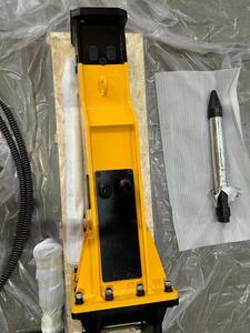 Casse-pierre hydraulique SOOSAN SB45 de type boîte jaune pour chargeuses-pelleteuses, mini-excavatrices et accessoires de mini-chargeuses compactes - Product Image 2
