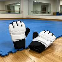 Gants de fabrication professionnelle en matériau durable, avec paume en maille respirante, pour la lutte en cage