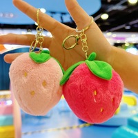 Gros Petits Accessoires Mignon Fraise Charme Pendentif En Peluche Poupée Nouveau Petit Cadeau avec Porte-clés