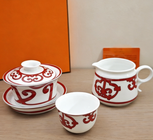 El juego de té Kung Fu de porcelana Red Iron Window Bone (8 piezas) presenta una porcelana con un alto contenido de álcali del 45% y mayor dureza. - Product Image 4
