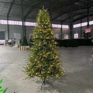 Sapin de Noël de luxe en PE 3D et PVC avec branches réalistes, de 1,5m à 2,7m, sans odeur, vente en gros pour la décoration intérieure - Product Image 1