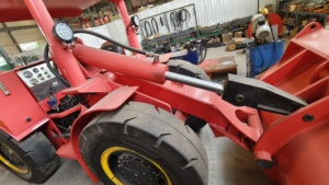 TC-150E电动LHD 3吨Scooptram，用于墨西哥深层地下采矿电缆保护自主运营 - Product Image 5