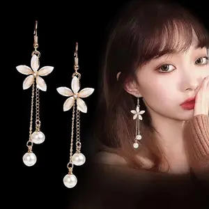 00478-4 celebridades de Internet japonesas y coreanas nuevos pendientes de perlas con borlas de flores de estilo largo y delgado de moda y versátiles