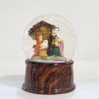 Boule à neige boule à eau de la nativité de Noël en résine personnalisée de haute qualité