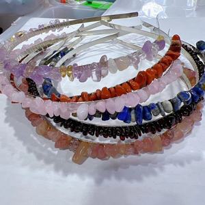 Serre-tête de mariée tendance fait main avec cristaux naturels colorés et pierres, bijou pour femme - Product Image 6