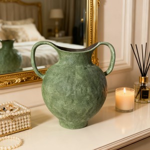 Vaso in Ceramica Artigianale Yun She Jingdezhen, Stile Classico Retrò Verde Opaco con Due Manici, per Fiori Freschi e Coltura Idrica, Decorazione per Soggiorno - Product Image 2