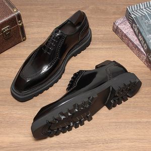 Chaussures de ville décontractées haut de gamme en cuir verni pour hommes - Chaussures Oxford formelles de style britannique à semelle épaisse en cuir pour hommes - Product Image 6