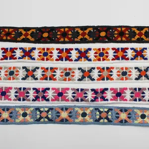 Fabrication de bordures crochet tressées à la main en polyester de 48mm de large pour la décoration de sacs textiles pour vêtements