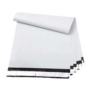 100 enveloppes d'expédition en polyéthylène à adhésif fort 10x13 pour vêtements, petites entreprises, sacs d'expédition pour articles de taille moyenne - Product Image 1
