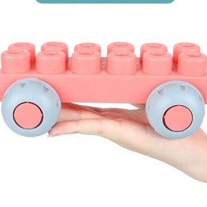 ของเล่นเสริมพัฒนาการเด็กเล็ก ตัวต่อพีวีซีรักษ์โลก แบบ DIY บล็อกพลาสติกนิ่ม ชิ้นใหญ่ 20 ชิ้น สีชมพู - Product Image 4