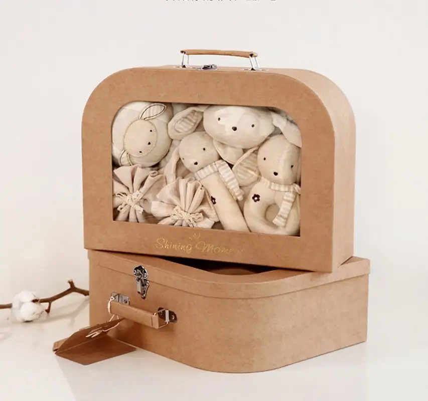 Custom Exquise Pasgeboren Baby Kleding Sok Sets Baby Peuter Papieren Geschenkdoos Koffer Met Metalen Handvat
