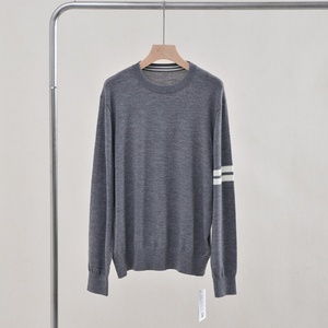 เสื้อสเวตเตอร์ไหมพรมผู้ชาย ปิร่ง 12 เข็ม 2/30 37.5 องศา ควบคุมอุณหภูมิคงที่ สำหรับฤดูหนาว สไตล์ลำลองทางธุรกิจ ตัดเย็บแบบคอนทราสต์ - Product Image 4