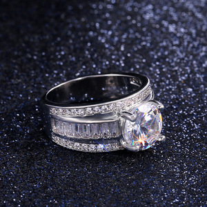 Anello da Donna con Zirconia Cubica, Accessorio di Gioielleria alla Moda - Product Image 4