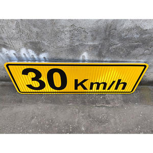 علامات السلامة على الطرق الصفراء على الطرق المرورية هي من من من من على نطاق واسع - Product Image 3