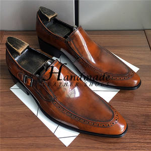 Zapatos de vestir para hombre de cuero vacuno de alta gama con punta en pico, modernos para eventos formales y fiestas, ideales para trajes. - Product Image 1