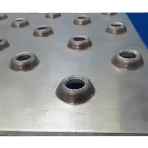 Placas de metal perfuradas antiderrapantes para plataforma de trabalho de máquina