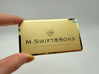 Tarjetas Metálicas de Negocios DU en Dorado y Verde