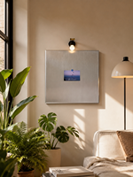 Marco de Fotos Metálico Cuadrado Estilo Bauhaus, Ecológico y Duradero, Marco para Colgar Cuadros de Aleación de Aluminio Plateado Cepillado de Alta Gama