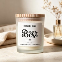 Bougie parfumée artisanale en cire de soja naturelle, dans un bocal givré, émettant un arôme doux et agréable, idéale pour diverses occasions de cadeaux de fêtes