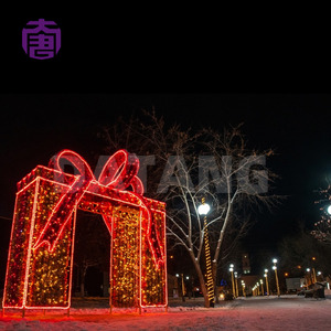Luces decorativas 3D para exteriores en forma de caja de regalo para centros comerciales, plazas de festivales navideños e iluminación de días festivos públicos. - Product Image 5