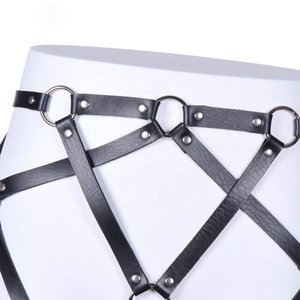 Arnés de tirantes de cuero para mujer Punk, cinturón ajustable en el pecho, cintura, correas de Bondage para el cuerpo, moda 2017 - Product Image 3