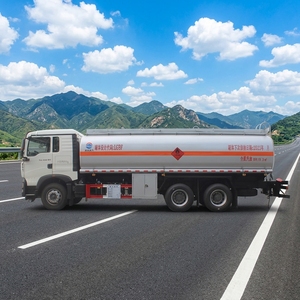 Camion-citerne SINOTRUK HOWO 6x4, 25000L, pour <span class=keywords><strong>le</strong></span> transport de diesel, 25m³ de réservoir de carburant, LHD, 10 roues, à vendre - Product Image 3
