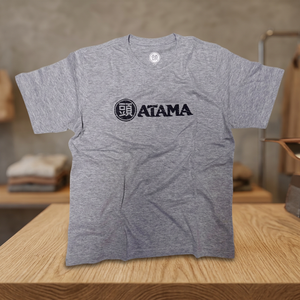 เสื้อยืดผู้ชายผ้าเจอร์ซีย์คอตตอน 100% ลายพิมพ์แบบทึบ น้ำหนัก 180 กรัม เป็นมิตรกับสิ่งแวดล้อม พิมพ์ลายซิลค์สกรีน ดีไซน์เรียบๆ บริการรับผลิตตามแบบ OEM - Product Image 2