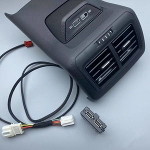 พอร์ตขยายการชาร์จ USB ด้านหลังของ Golf 7, พอร์ตชาร์จแบบเรียบง่ายด้านหลัง, USB แท้รุ่น 5GG864298 - Product Image 3