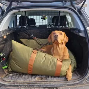 カスタマイズされた大型犬用トラベルベッド高級犬用カーシートポータブル屋内および屋外ペットソファ、防水生地付き