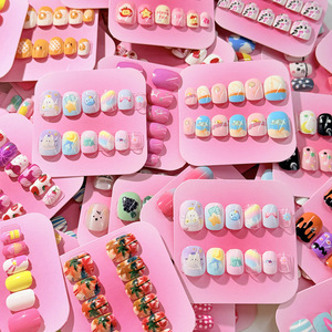 Faux ongles autocollants pour enfants, motifs de dessins animés mignons, styles aléatoires, réutilisables et amovibles, pour manucure DIY, cadeau de fête, vente en gros - Product Image 4