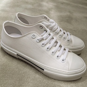 Zapatos de Diseñador de Alta Calidad y Lujo 2026, Zapatillas Deportivas Clásicas de Lona con Cordones y Diseño a Cuadros, Logotipo Personalizado, Unisex - Product Image 4