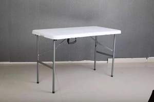 <span class=keywords><strong>Mesa</strong></span> de comedor <span class=keywords><strong>plegable</strong></span> de plástico para boda, <span class=keywords><strong>Mesa</strong></span> <span class=keywords><strong>plegable</strong></span> de media <span class=keywords><strong>Mesa</strong></span> para eventos, ahorro de espacio, 4 pies - Product Image 5
