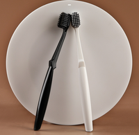 A-6652 Brosse à dents noire et blanche à poils souples pour couple, idéale pour les voyages et la maison