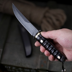 มีดต่อสู้ทางยุทธวิธีดามัสกัสคุณภาพสูงแบบ OEM ปรับแต่งได้ ผลิตจากเหล็กกล้าไร้สนิม ด้ามไม้และพลาสติก มีดพกพาสำหรับกิจกรรมกลางแจ้ง DIY - Product Image 5