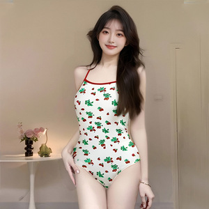 ชุดว่ายน้ำวันพีซสำหรับผู้หญิงพิมพ์ลายสตรอเบอร์รี่ UPF50+ สำหรับการว่ายน้ำและวันหยุดพักผ่อน - Product Image 1