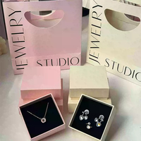 Boîtes cadeaux haut de gamme personnalisées pour bijoux (colliers, boucles d'oreilles, bagues et bracelets) en petites séries