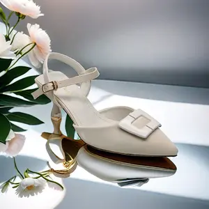 Vendita calda moda di lusso di tendenza a punta festa scarpe da sposa materiale filamento di ghiaccio scarpe da ufficio sandali alti